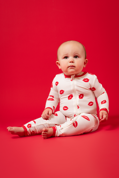 Ribbed Zippered Romper (Kisses)